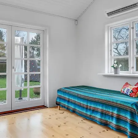 Casa de Férias Awesome In Dronningmlle With 2 Bedrooms And Wifi *