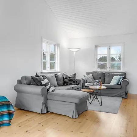 Awesome In Dronningmlle With 2 Bedrooms And Wifi * Dronningmølle